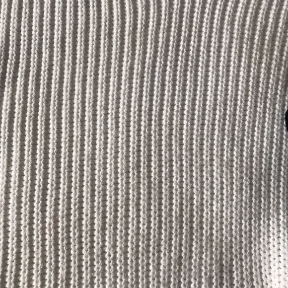 Sweaters - Picture 4 of 4